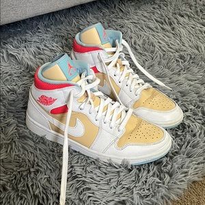 Jordan 1 Mid Sesame Womens